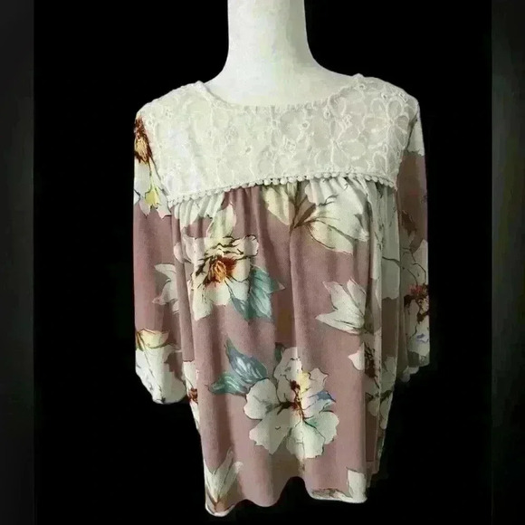 Minimi Plus Tops - Minimi Plus Floral Blouse with Lace Yoke - Size L